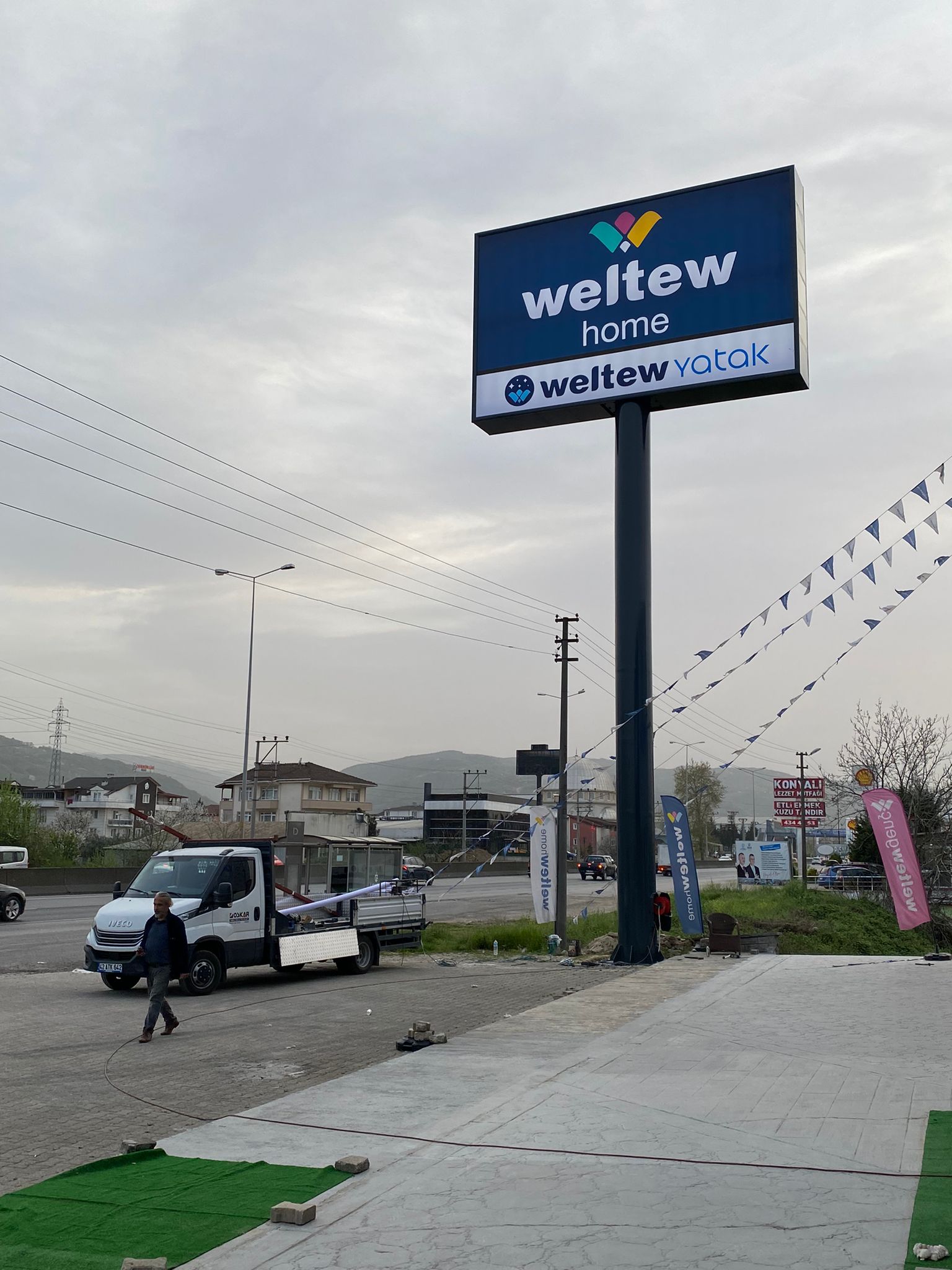WELTEW MOBİLYA - GÖLCÜK TOTEM TABELA