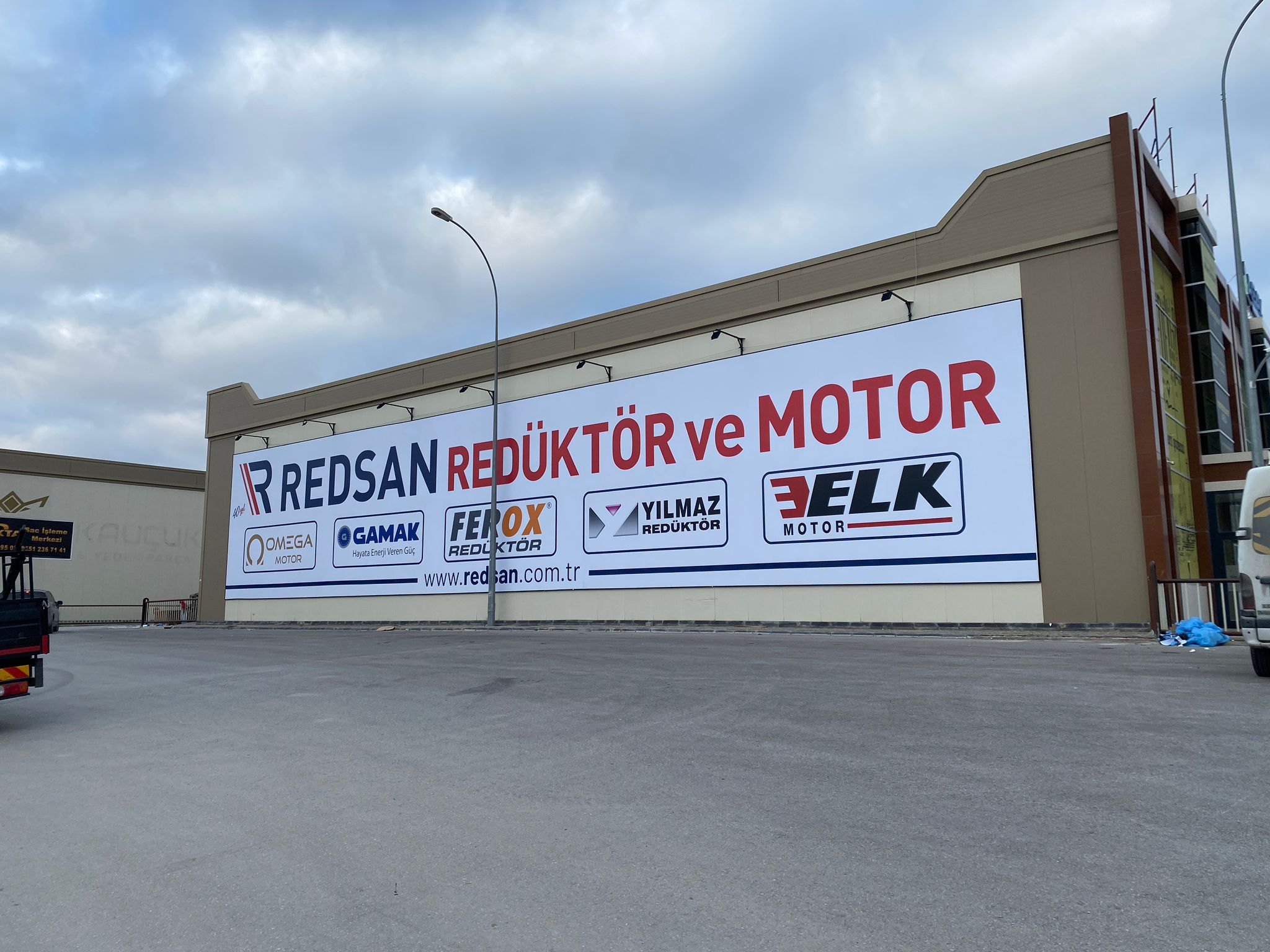 REDSAN REDÜKTÖR CEPHE TABELASI