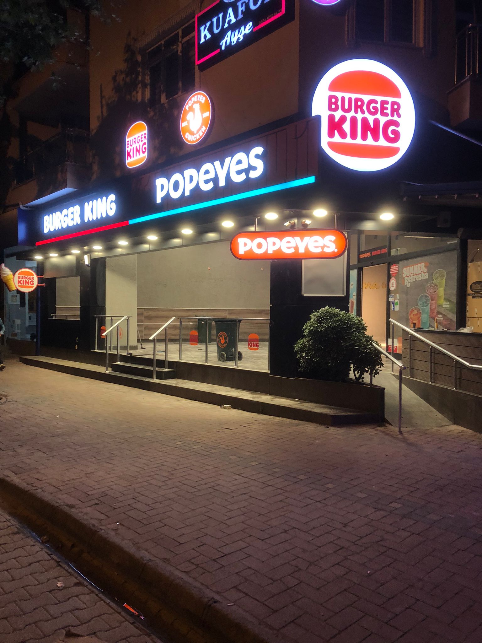 BURGER KİNG/POPOYES - CEPHE ÖZEL ÜRETİM IŞIKLI TABELA