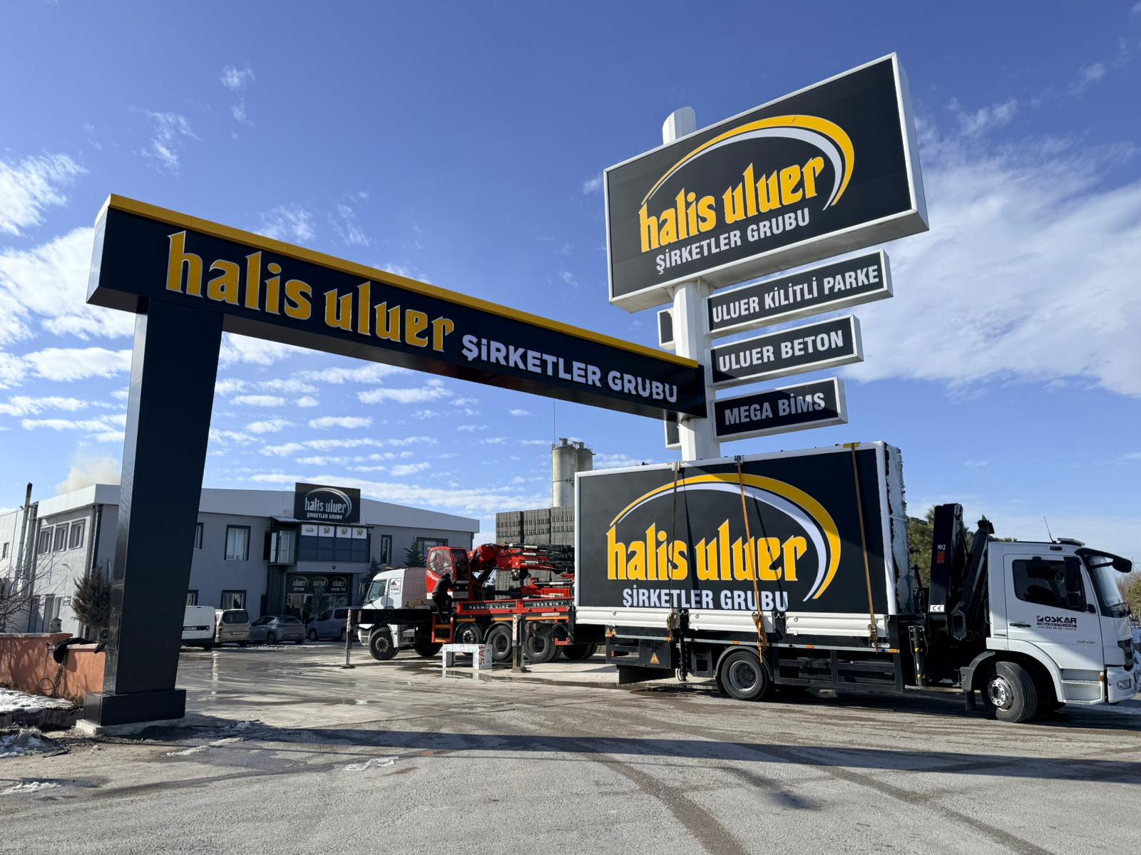 HALİS ULUER ŞİRKETLER GRUBU - ACIGÖL TESİS TOTEM TABELA VE GİRİŞ